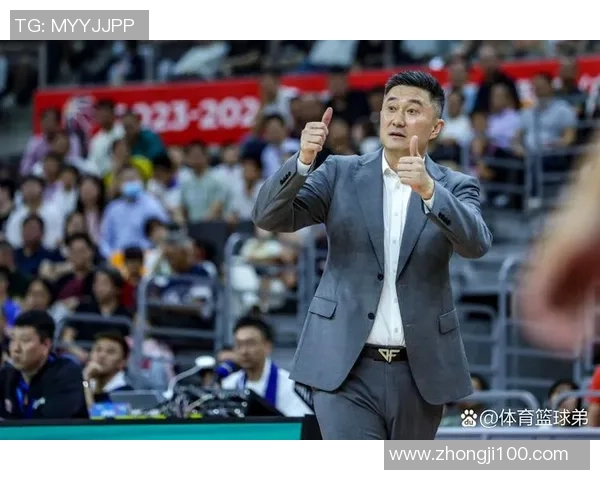 任骏飞领衔新一季篮球赛季展现实力与团队精神的精彩瞬间 任骏飞领衔新一季篮球赛季展现实力与团队精神的精彩瞬间